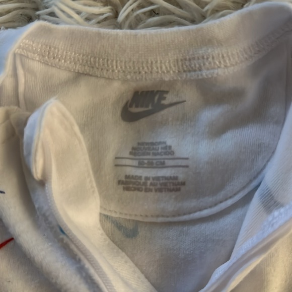Infant Nike Newborn Sleeper - Picture 2 of 2